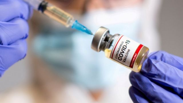 Hukuki Haber sitesinde yayınlanan, “Koronavirüs aşısı zorunlu olarak uygulanabilir mi? Koronavirüs aşısının uygulanmasında sadece “rıza” göstermek tıbbi müdahaleyi hukuka uygun hale getirir mi?” konulu makalemiz.